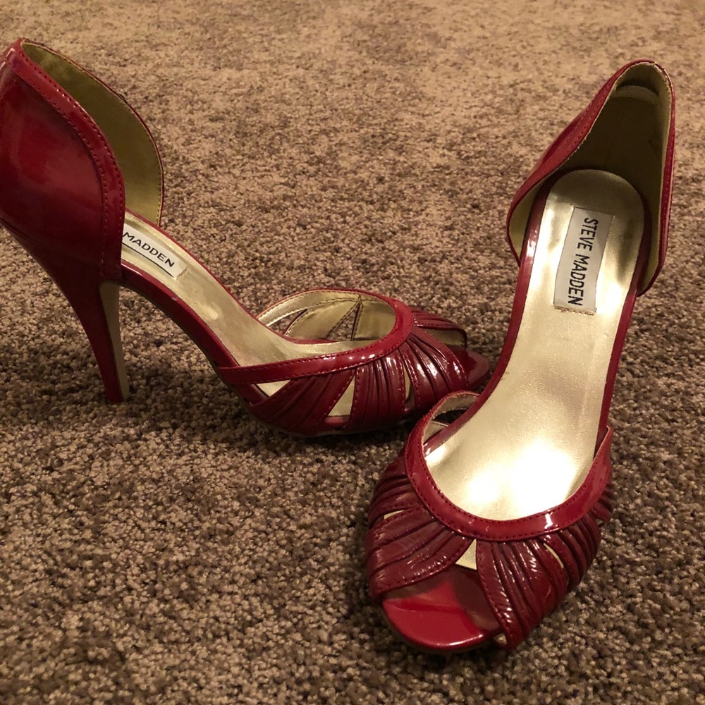 Steve Madden 7.5 red heels
